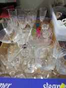 A TRAY OF ASSORTED GLASSWARE