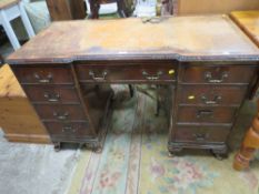 A MAHOGANY TWIN PEDESTAL DESK WITH INSET LEATHER TOP - W 121 CM A/F