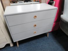 A MODERN 3 DRAWER SMALL CHEST W -82 CM