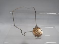 A 1889 SILVER CROWN PENDANT NECKLACE