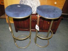 A PAIR OF MODERN WEST ELM BAR STOOLS
