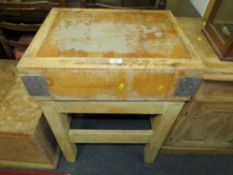 A VINTAGE SMALL BUTCHERS BLOCK ON STAND H-84 W-61 D-47 CM
