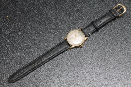 A HALLMARKED 9 CARAT GOLD ROLEX WATCH CO TUDOR WRIST WATCH, Dia 3 cm