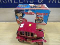 VINTAGE GRAND-PA-CAR TINPLATE CAR BOXED