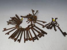 A BOX CONTAINING A QUANTITY OF 18TH AND 19TH CENTURY KEYS