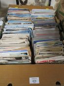 TRAY OF POSTCARDS TO INCLUDE VINTAGE EXAMPLES