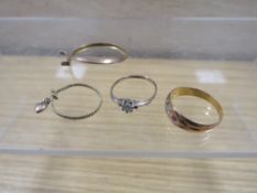 A HALLMARKED 15 CARAT HALLMARKED RING A/F approx weight 2.1g TOGETHER WITH THREE PIECES OF