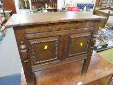 A VINTAGE OAK SEWING BOX