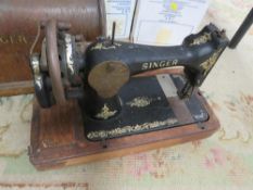 A CASED VINTAGE SINGER SEWING MACHINE NUMBER F3902097 A/F