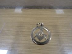 A HALLMARKED 9 CARAT GOLD MASONIC PENDANT approx weight 2g