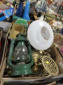 A TRAY OF ASSORTED METAL WARE TO INCLUDE A GREEN ENAMELLED LANTERN