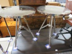 A PAIR OF MODERN METAL ADJUSTABLE OCCASIONAL TABLES