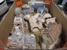 A SMALL COLLECTION OF LILLIPUT LANE AND DAVID WINTER COTTAGES TOGETHER WITH ONYX EGGS