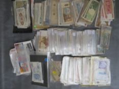 A JOB LOT OF VINTAGE FOREIGN BANKNOTES