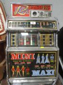 A VINTAGE RIVIERA JUBILEE ONE ARMED BANDIT, mini / maxi three reel machine, H 74 cm