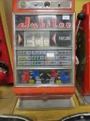 A VINTAGE JUBILEE INTERNATIONAL COIN OPERATED ONE ARM BANDIT, 69 x 46 xm