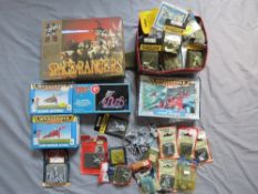 A TRAY CONTAINING MAINLY WARHAMMER ITEMS, to include boxed Eldar Vyper Jet Bike, boxed Eldar