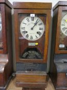A NATIONAL TIME RECORDER OAK CASED CLOCKING IN CLOCK, H 84 cm