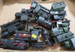A TRAY CONTAINING NINETEEN 00 GAUGE SHUNTER TANK LOCOMOTIVES, by Mainline, Bachmann, etc.