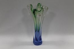 A VINTAGE MURANO GLASS VASE