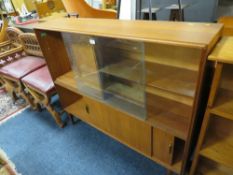 A MID CENTURY 'BEANER & TAPLEY' GLAZED BOOKCASE - W 122 CM