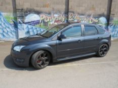 A 2006 GREY FORD FOCUS ST225 - 'EF06 GSO' - LOG BOOK, TWO KEYS, SOME DOCUMENTATION, MOT UNTIL 18TH