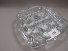 A NYBRO OF SWEDEN ART GLASS ASHTRAY DESIGNED BY PAUL ISLING