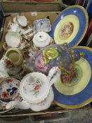 A TRAY OF ASSORTED CERAMICS TO INCLUDE ROYAL ALBERT OLD COUNTRY ROSES ETC