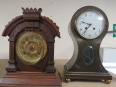 TWO VINTAGE MANTLE CLOCKS TO INCLUDE A BALLOON CLOCK