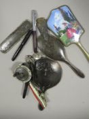 A SELECTION OF VINTAGE COLLECTABLES