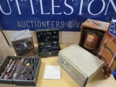 A QUANTITY OF MEDICAL EQUIPMENT TO INCLUDE A BOXED HIGH FREQUENCY VIOLET RAY