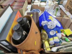 A TRAY OF SUNDRIES TO INCLUDE A PAIR OF BINOCULARS