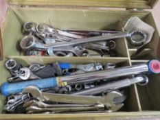 A WOODEN TOOL BOX AND CONTENTS
