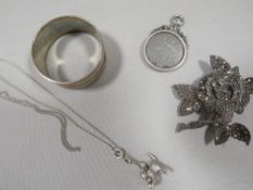 A HALLMARKED SILVER FOB TOGETHER WITH A HALLMARKED NAPKIN RING , KITTEN CHARM ON CHAIN, AND A SILVER