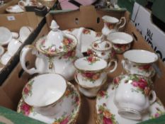 A TRAY OF OLD COUNTRY ROSES