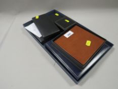 A COLLECTION OF MODERN CASED COMMEMORATIVE COINS AND MEDALLIONS TO INCLUDE A BRADFORD EXCHANGE 1953