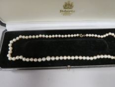 A CULTURED PEARL NECKLACE