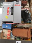 A TRAY OF VINTAGE CAMERAS AND ACCESSORIES