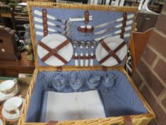 A large Richmond house picnic hamper with contents
