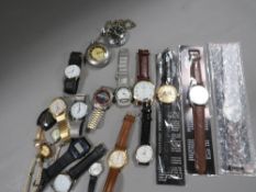 A tray of assorted wrist and pocket watches