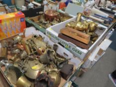 Three trays of assorted metal ware to include a cooper metal
