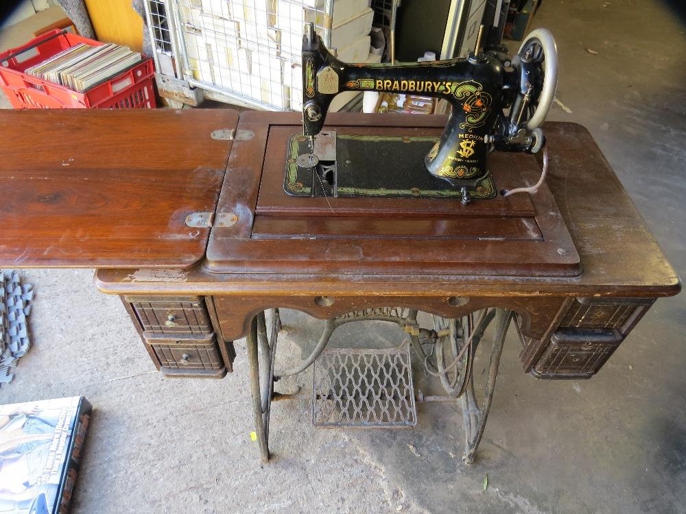 An antique Bradburys sewing machine and cast iron stand - Image 2 of 4