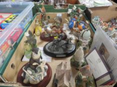 A tray of assorted animal figures etc to include Coalport and Danbury Mint examples, many with