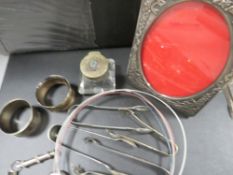 A tub of collectables