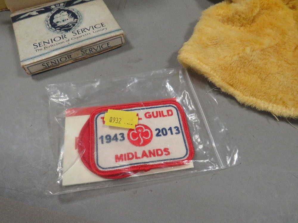 A quantity of collectables to include cameras and a vintage sooty hand puppet - Image 3 of 3