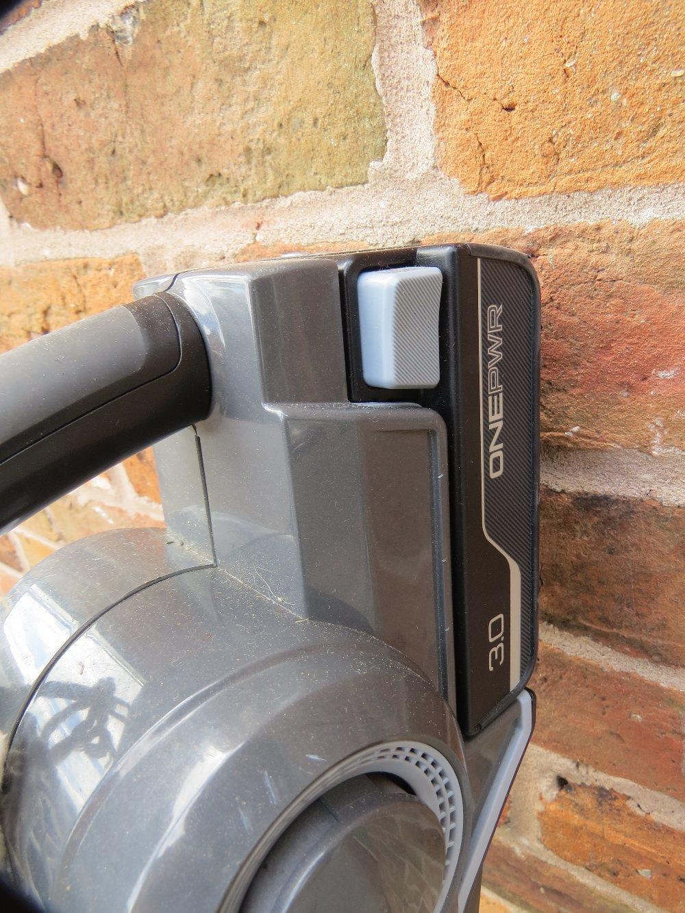 A Vax cordless vacuum - Image 2 of 2