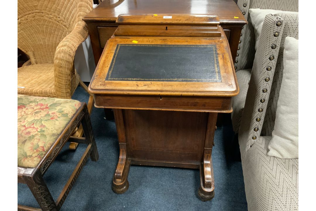 A Victorian walnut and mahogany davenport inlaid desk A/F - Image 1 of 2