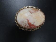 A hallmarked 9 carat gold cameo brooch/necklace overall weight 19g