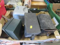 A tray of vintage cameras etc to include a Polaroid Land camera
