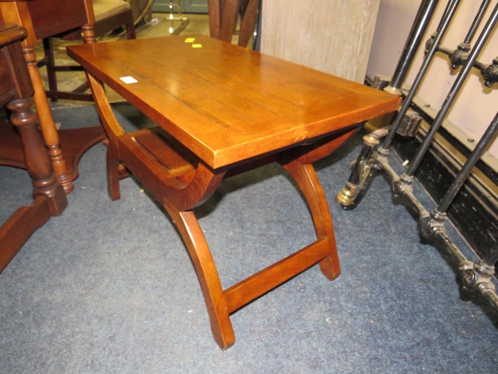 A modern hardwood X framed bench/table - Image 3 of 3